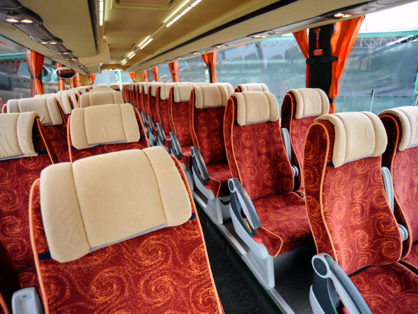 Maraschio Viaggi: noleggio di bus per trasporti in Italia ed Europa.